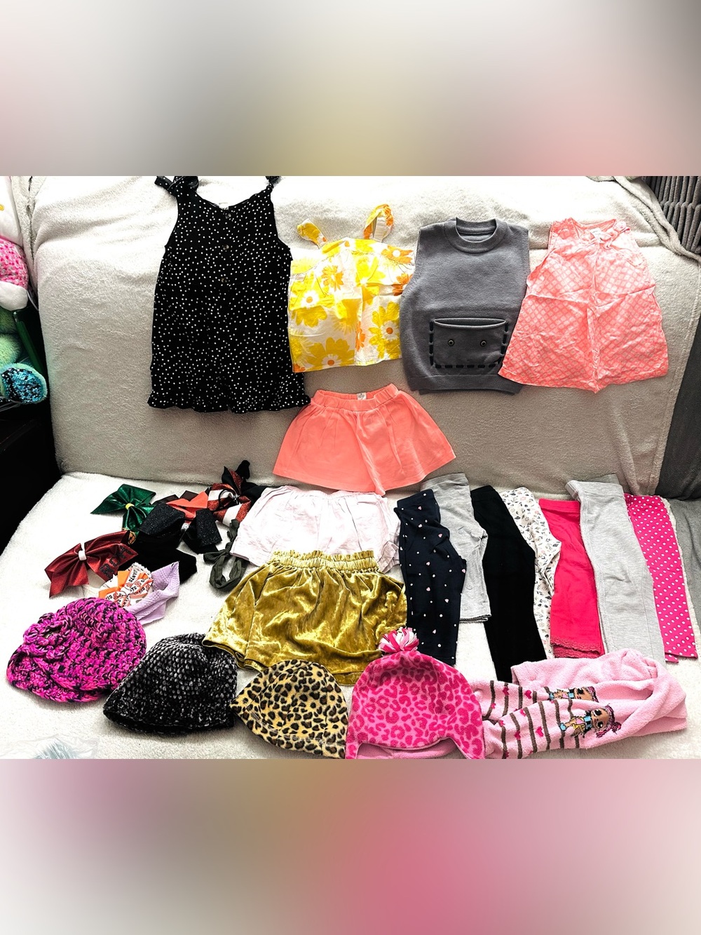 Girls Huge Lot Clothes size 2T-24 Month Zara,Gap,Disney Excellent Condition